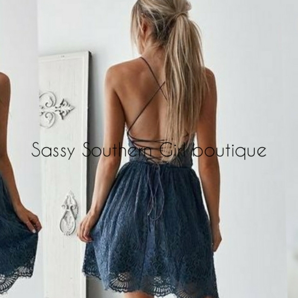 🆕⭐ Flirty navy blue lace mini dress - Picture 4 of 15